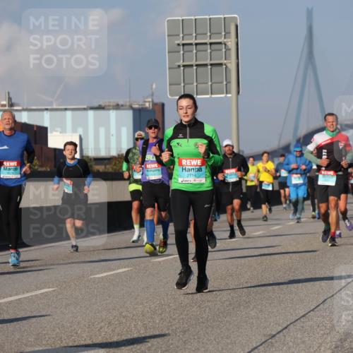 03.10.2025 - Köhlbrandbrückenlauf Luisa Fischer http://msf.ph/oto/9009501 03.10.2025 10:51:26 Position 3 2714 meine-sportfotos.de