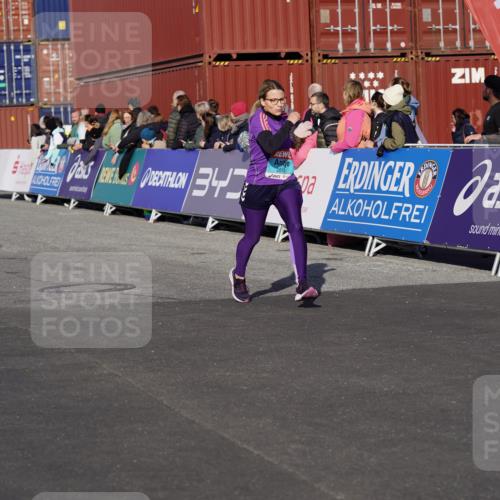 03.10.2025 - Köhlbrandbrückenlauf Michael Burmester http://msf.ph/oto/9009502 03.10.2025 10:10:35 Ziel 1093, 1217, 1413, 2015, 2728, 2890, 2891, 2964, 3032, 3345 meine-sportfotos.de