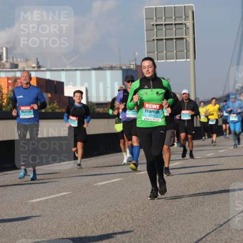 03.10.2025 - Köhlbrandbrückenlauf Luisa Fischer http://msf.ph/oto/9009505 03.10.2025 10:51:26 Position 3 2714 meine-sportfotos.de