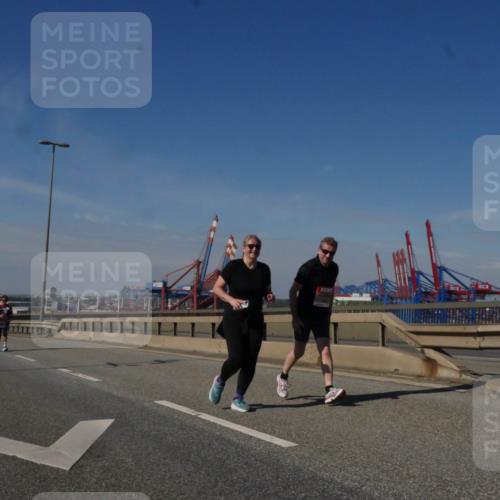 03.10.2025 - Köhlbrandbrückenlauf Matties Gatica Varas http://msf.ph/oto/9009506 03.10.2025 13:06:37 Position 2  meine-sportfotos.de