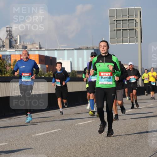 03.10.2025 - Köhlbrandbrückenlauf Luisa Fischer http://msf.ph/oto/9009509 03.10.2025 10:51:26 Position 3 3679, 1415, 2714 meine-sportfotos.de