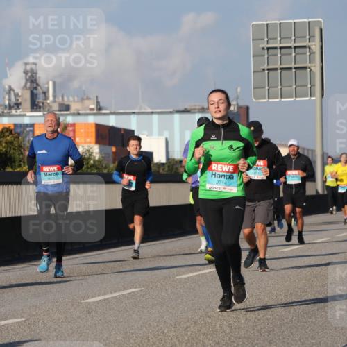 03.10.2025 - Köhlbrandbrückenlauf Luisa Fischer http://msf.ph/oto/9009513 03.10.2025 10:51:27 Position 3 2714, 1403 meine-sportfotos.de