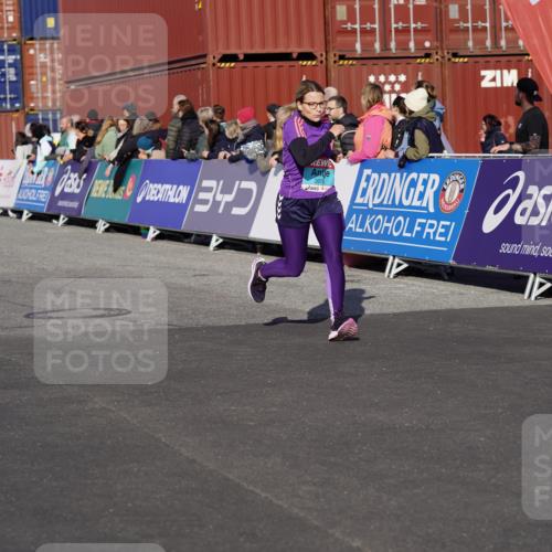 03.10.2025 - Köhlbrandbrückenlauf Michael Burmester http://msf.ph/oto/9009515 03.10.2025 10:10:36 Ziel 1217, 1413, 2015, 2728, 2890, 2891, 3032, 3345 meine-sportfotos.de
