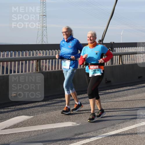 03.10.2025 - Köhlbrandbrückenlauf Julia Fischer http://msf.ph/oto/9009516 03.10.2025 10:13:39 Position 2 3092, 3093 meine-sportfotos.de