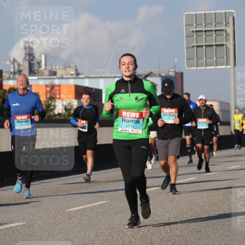 03.10.2025 - Köhlbrandbrückenlauf Luisa Fischer http://msf.ph/oto/9009526 03.10.2025 10:51:27 Position 3 3679, 2714, 1403 meine-sportfotos.de