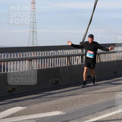 03.10.2025 - Köhlbrandbrückenlauf Julia Fischer http://msf.ph/oto/9009527 03.10.2025 10:13:53 Position 2 2360 meine-sportfotos.de