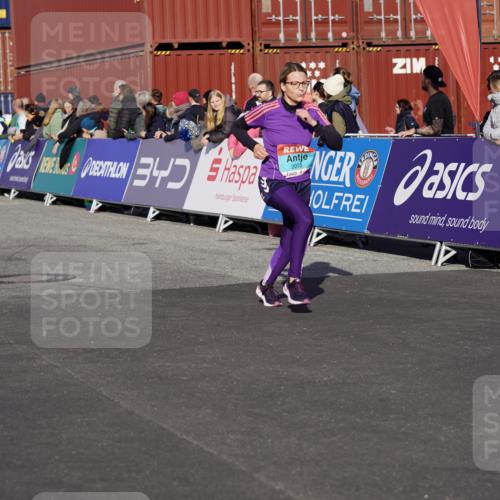 03.10.2025 - Köhlbrandbrückenlauf Michael Burmester http://msf.ph/oto/9009534 03.10.2025 10:10:36 Ziel 1217, 1413, 2015, 2728, 2890, 2891, 3032, 3345 meine-sportfotos.de