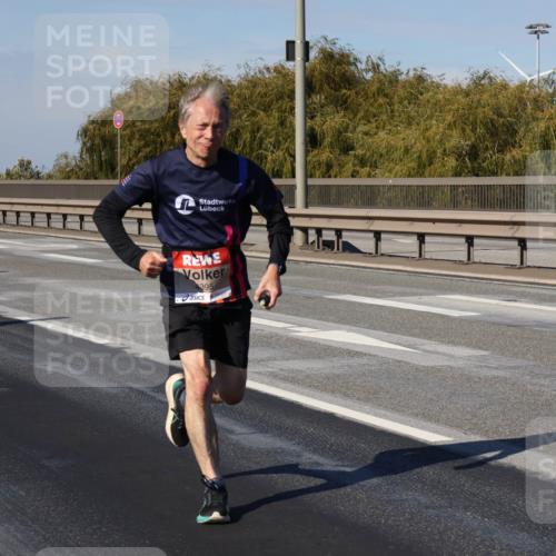 03.10.2025 - Köhlbrandbrückenlauf Julia Fischer http://msf.ph/oto/9009535 03.10.2025 12:53:15 Position 3 4395 meine-sportfotos.de