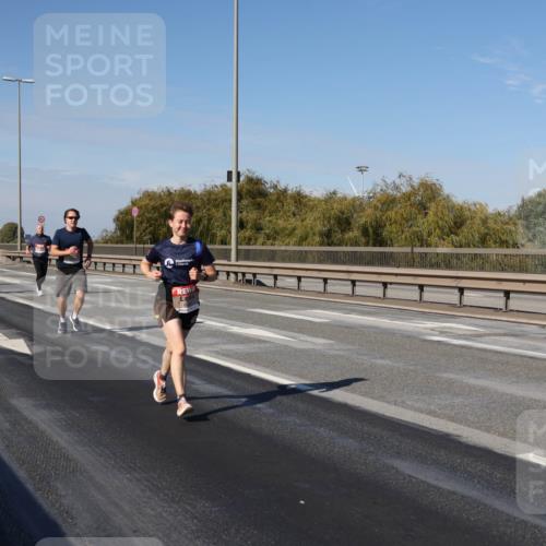 03.10.2025 - Köhlbrandbrückenlauf Julia Fischer http://msf.ph/oto/9009542 03.10.2025 12:53:17 Position 3  meine-sportfotos.de