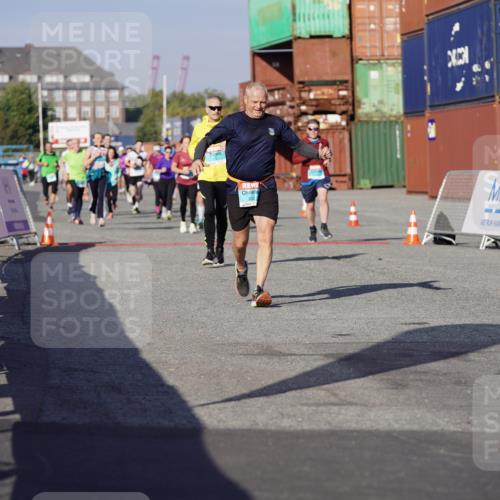 03.10.2025 - Köhlbrandbrückenlauf Michael Burmester http://msf.ph/oto/9009545 03.10.2025 10:10:38 Ziel 1217, 1413, 1701, 2015, 2891, 3032, 3345 meine-sportfotos.de