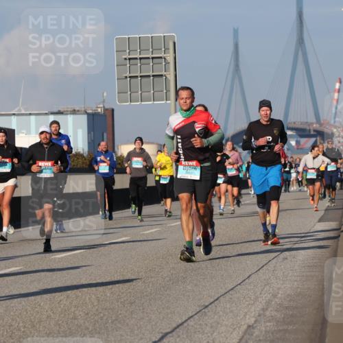 03.10.2025 - Köhlbrandbrückenlauf Luisa Fischer http://msf.ph/oto/9009558 03.10.2025 10:51:30 Position 3 3053 meine-sportfotos.de