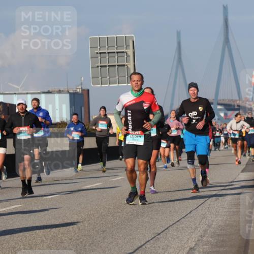 03.10.2025 - Köhlbrandbrückenlauf Luisa Fischer http://msf.ph/oto/9009569 03.10.2025 10:51:31 Position 3  meine-sportfotos.de