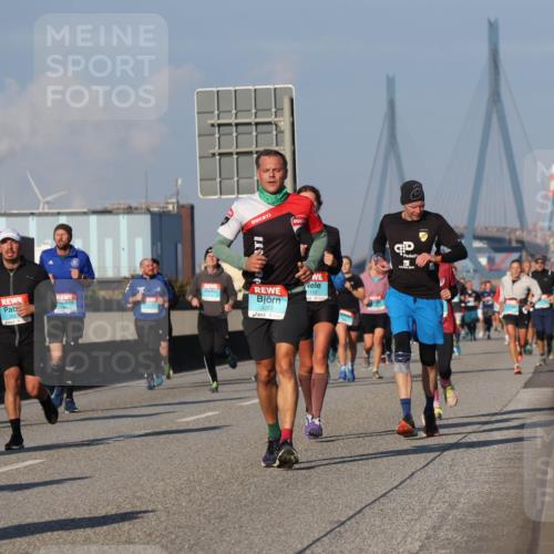 03.10.2025 - Köhlbrandbrückenlauf Luisa Fischer http://msf.ph/oto/9009579 03.10.2025 10:51:31 Position 3 3053, 1152 meine-sportfotos.de