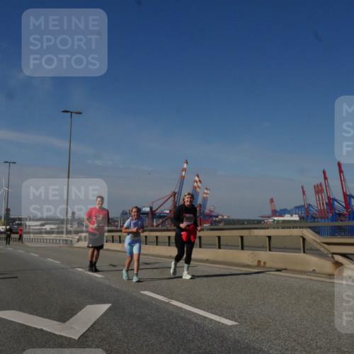 03.10.2025 - Köhlbrandbrückenlauf Matties Gatica Varas http://msf.ph/oto/9009583 03.10.2025 13:06:57 Position 2 11111 meine-sportfotos.de