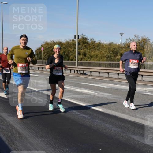 03.10.2025 - Köhlbrandbrückenlauf Julia Fischer http://msf.ph/oto/9009585 03.10.2025 12:53:23 Position 3 4806, 4794, 4649 meine-sportfotos.de