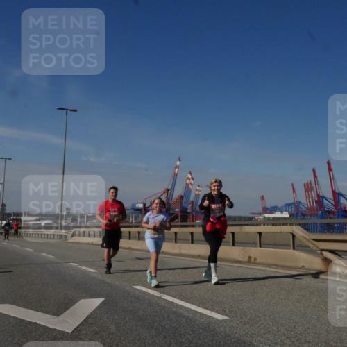 03.10.2025 - Köhlbrandbrückenlauf Matties Gatica Varas http://msf.ph/oto/9009595 03.10.2025 13:06:58 Position 2  meine-sportfotos.de