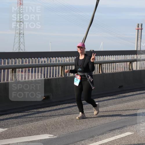 03.10.2025 - Köhlbrandbrückenlauf Julia Fischer http://msf.ph/oto/9009599 03.10.2025 10:14:42 Position 2  meine-sportfotos.de