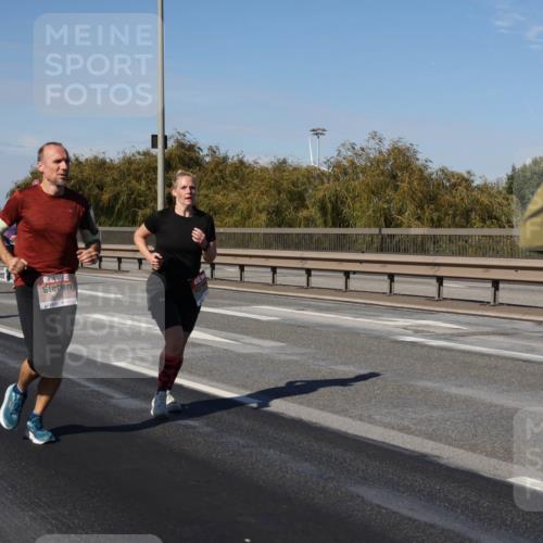 03.10.2025 - Köhlbrandbrückenlauf Julia Fischer http://msf.ph/oto/9009603 03.10.2025 12:53:25 Position 3  meine-sportfotos.de