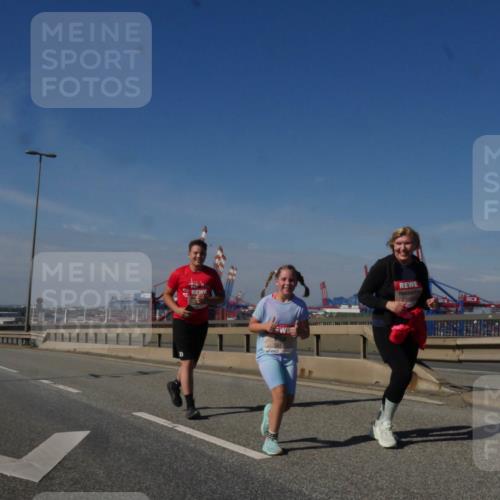 03.10.2025 - Köhlbrandbrückenlauf Matties Gatica Varas http://msf.ph/oto/9009610 03.10.2025 13:06:59 Position 2  meine-sportfotos.de