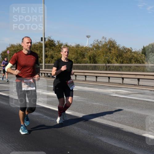03.10.2025 - Köhlbrandbrückenlauf Julia Fischer http://msf.ph/oto/9009611 03.10.2025 12:53:25 Position 3  meine-sportfotos.de