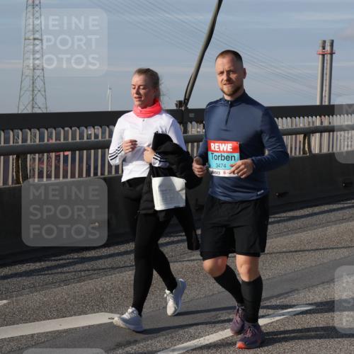 03.10.2025 - Köhlbrandbrückenlauf Julia Fischer http://msf.ph/oto/9009615 03.10.2025 10:14:55 Position 2 3474 meine-sportfotos.de