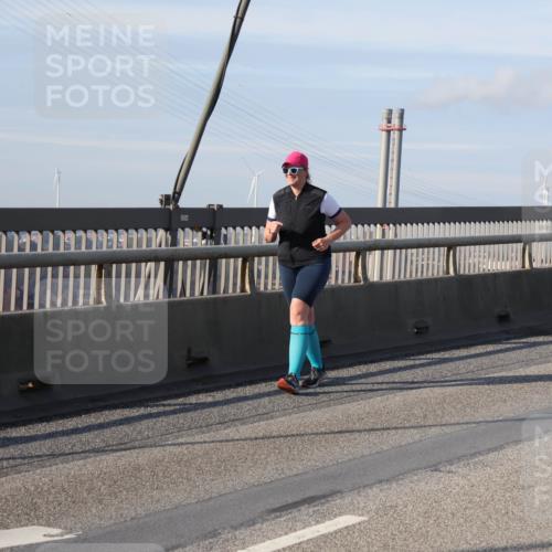 03.10.2025 - Köhlbrandbrückenlauf Julia Fischer http://msf.ph/oto/9009619 03.10.2025 10:14:59 Position 2  meine-sportfotos.de
