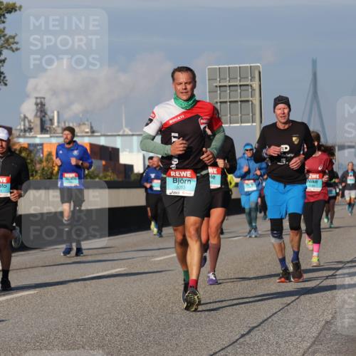 03.10.2025 - Köhlbrandbrückenlauf Luisa Fischer http://msf.ph/oto/9009621 03.10.2025 10:51:34 Position 3 2661, 3053, 2084 meine-sportfotos.de
