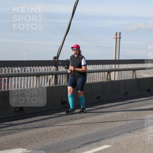03.10.2025 - Köhlbrandbrückenlauf Julia Fischer http://msf.ph/oto/9009624 03.10.2025 10:14:59 Position 2  meine-sportfotos.de