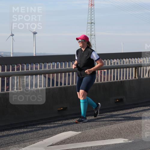 03.10.2025 - Köhlbrandbrückenlauf Julia Fischer http://msf.ph/oto/9009630 03.10.2025 10:15:01 Position 2  meine-sportfotos.de