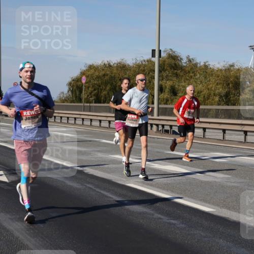 03.10.2025 - Köhlbrandbrückenlauf Julia Fischer http://msf.ph/oto/9009636 03.10.2025 12:53:29 Position 3 0, 5970 meine-sportfotos.de