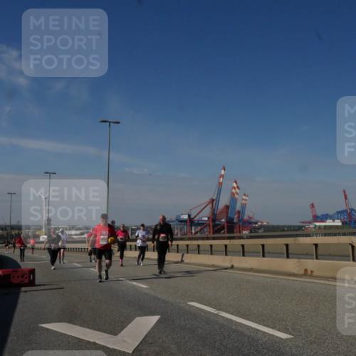 03.10.2025 - Köhlbrandbrückenlauf Matties Gatica Varas http://msf.ph/oto/9009651 03.10.2025 13:07:15 Position 2  meine-sportfotos.de
