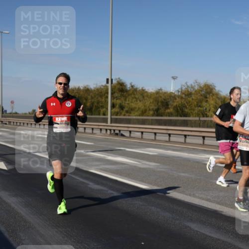 03.10.2025 - Köhlbrandbrückenlauf Julia Fischer http://msf.ph/oto/9009656 03.10.2025 12:53:31 Position 3 361, 669, 5959 meine-sportfotos.de