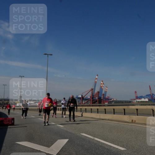 03.10.2025 - Köhlbrandbrückenlauf Matties Gatica Varas http://msf.ph/oto/9009659 03.10.2025 13:07:16 Position 2  meine-sportfotos.de