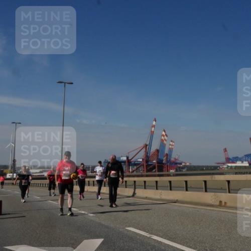 03.10.2025 - Köhlbrandbrückenlauf Matties Gatica Varas http://msf.ph/oto/9009664 03.10.2025 13:07:16 Position 2  meine-sportfotos.de