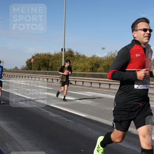 03.10.2025 - Köhlbrandbrückenlauf Julia Fischer http://msf.ph/oto/9009669 03.10.2025 12:53:33 Position 3 6696 meine-sportfotos.de