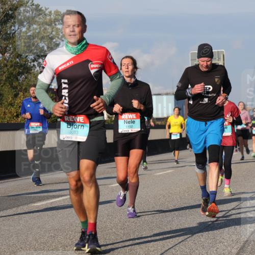 03.10.2025 - Köhlbrandbrückenlauf Luisa Fischer http://msf.ph/oto/9009671 03.10.2025 10:51:36 Position 3 2661, 3753, 3053, 1152 meine-sportfotos.de