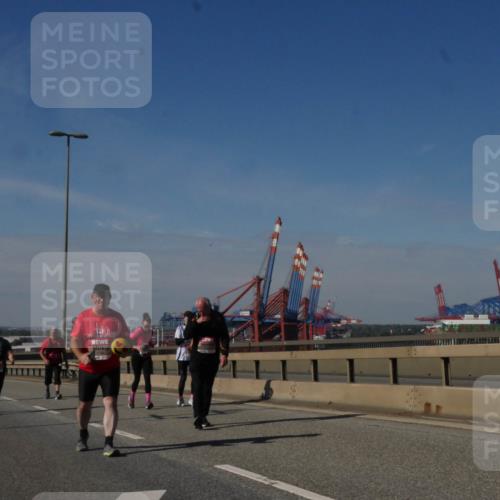 03.10.2025 - Köhlbrandbrückenlauf Matties Gatica Varas http://msf.ph/oto/9009675 03.10.2025 13:07:17 Position 2 5736 meine-sportfotos.de