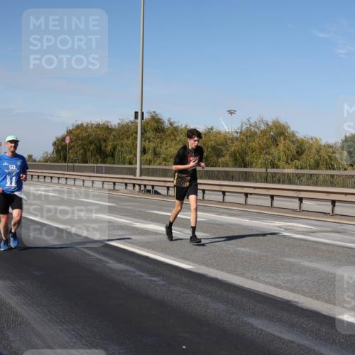 03.10.2025 - Köhlbrandbrückenlauf Julia Fischer http://msf.ph/oto/9009677 03.10.2025 12:53:33 Position 3 50 meine-sportfotos.de