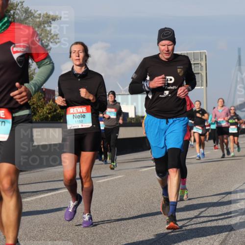 03.10.2025 - Köhlbrandbrückenlauf Luisa Fischer http://msf.ph/oto/9009687 03.10.2025 10:51:37 Position 3 3053, 1152 meine-sportfotos.de
