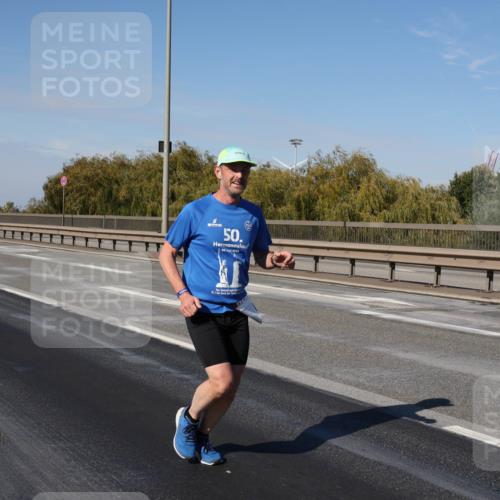 03.10.2025 - Köhlbrandbrückenlauf Julia Fischer http://msf.ph/oto/9009696 03.10.2025 12:53:35 Position 3 50, 24, 2022 meine-sportfotos.de