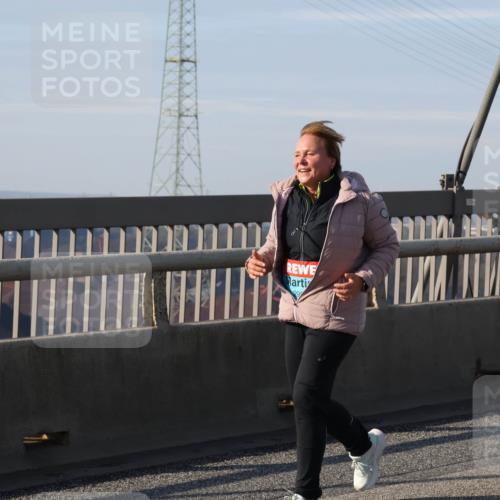 03.10.2025 - Köhlbrandbrückenlauf Julia Fischer http://msf.ph/oto/9009708 03.10.2025 10:17:07 Position 2  meine-sportfotos.de