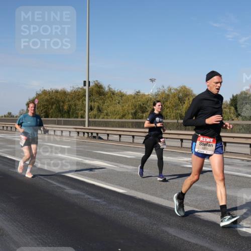 03.10.2025 - Köhlbrandbrückenlauf Julia Fischer http://msf.ph/oto/9009717 03.10.2025 12:53:43 Position 3 6233 meine-sportfotos.de