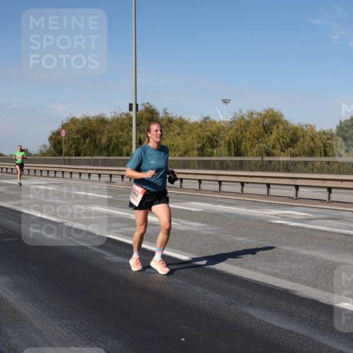 03.10.2025 - Köhlbrandbrückenlauf Julia Fischer http://msf.ph/oto/9009725 03.10.2025 12:53:44 Position 3  meine-sportfotos.de