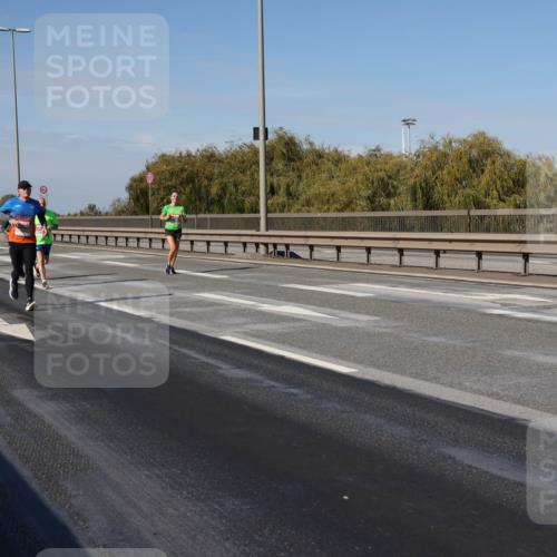 03.10.2025 - Köhlbrandbrückenlauf Julia Fischer http://msf.ph/oto/9009731 03.10.2025 12:53:47 Position 3  meine-sportfotos.de