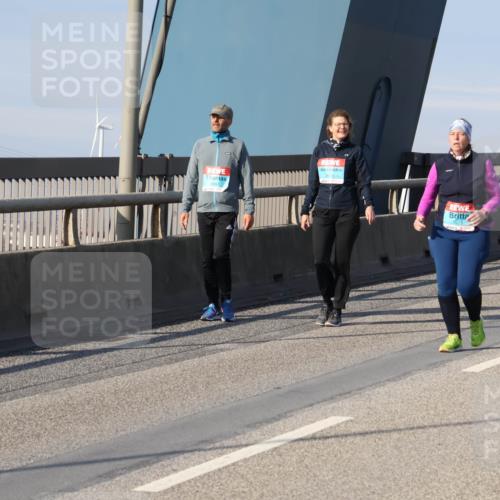 03.10.2025 - Köhlbrandbrückenlauf Julia Fischer http://msf.ph/oto/9009737 03.10.2025 10:17:56 Position 2 260 meine-sportfotos.de