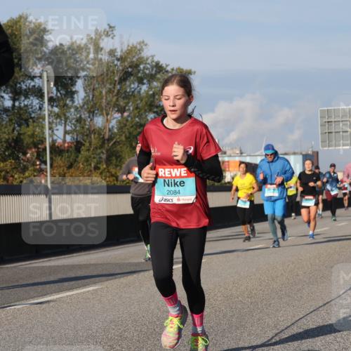 03.10.2025 - Köhlbrandbrückenlauf Luisa Fischer http://msf.ph/oto/9009741 03.10.2025 10:51:39 Position 3 2084 meine-sportfotos.de