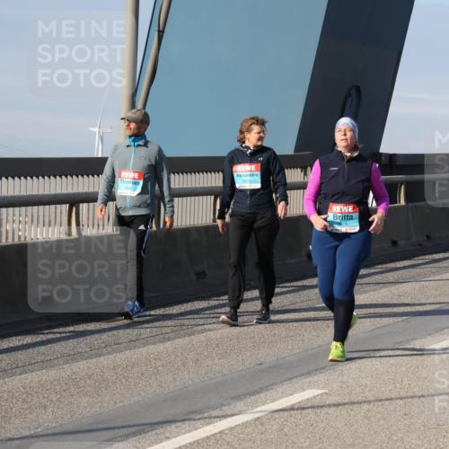 03.10.2025 - Köhlbrandbrückenlauf Julia Fischer http://msf.ph/oto/9009742 03.10.2025 10:17:57 Position 2 2691 meine-sportfotos.de