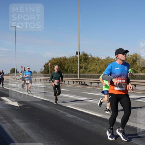 03.10.2025 - Köhlbrandbrückenlauf Julia Fischer http://msf.ph/oto/9009747 03.10.2025 12:53:50 Position 3 4184 meine-sportfotos.de