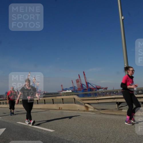 03.10.2025 - Köhlbrandbrückenlauf Matties Gatica Varas http://msf.ph/oto/9009755 03.10.2025 13:07:24 Position 2 118 meine-sportfotos.de
