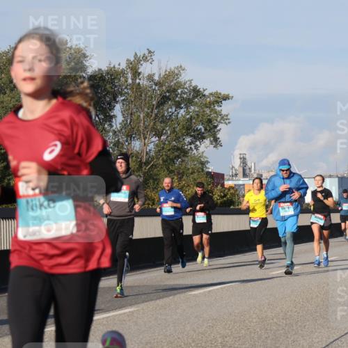 03.10.2025 - Köhlbrandbrückenlauf Luisa Fischer http://msf.ph/oto/9009761 03.10.2025 10:51:40 Position 3 2084 meine-sportfotos.de